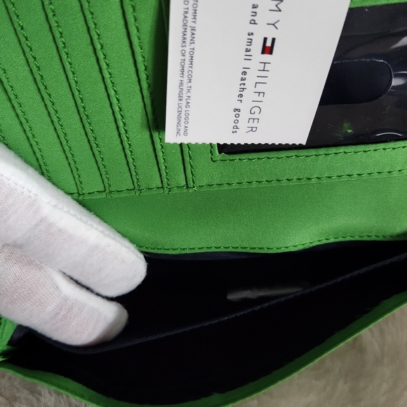 NWT TOMMY HILFIGER Preppy "Butterfly Clutch" Wallet Blue & Green - Picture 10 of 15